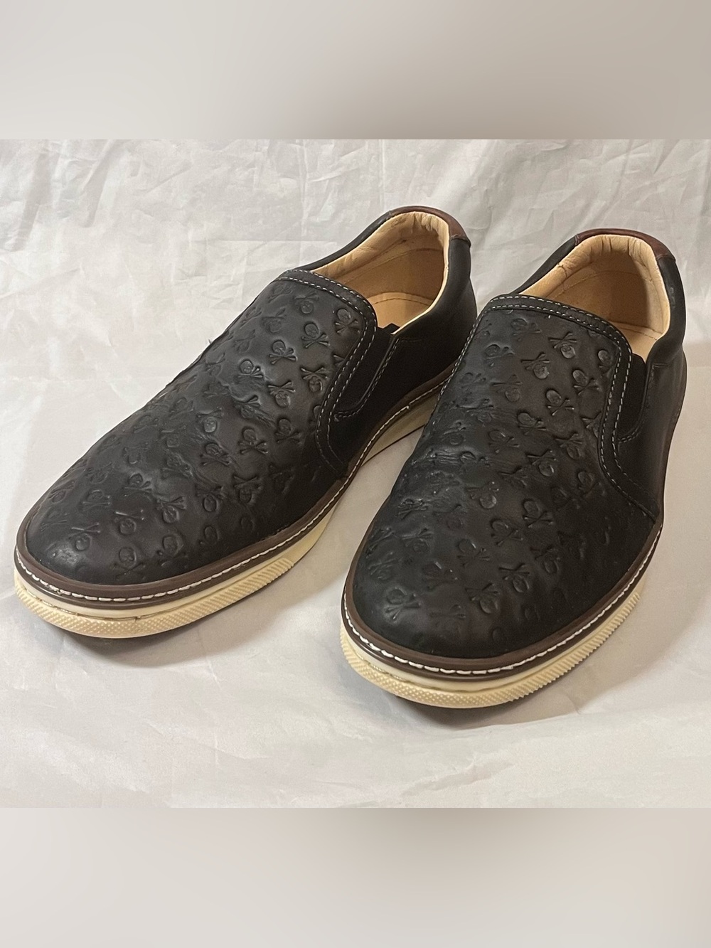 Johnston & Murphy Black Leather Embossed with Jolly Rogers